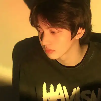 利初月 利初月